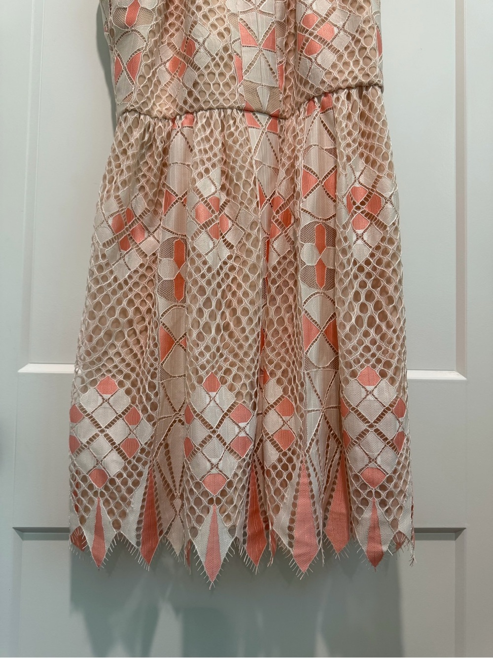 BCBGMAXAZRIA Blush Geometric Lace Halter Mini Dress Pink Ivory Size 6 - Picture 7 of 9